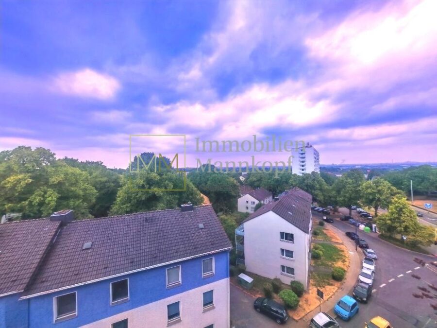 Zentral gelegene 3-Zimmer-Wohnung mit phantastischer Aussicht über Essen!, 45147 Essen, Etagenwohnung